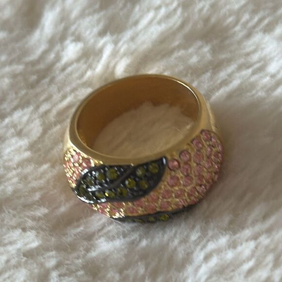 Vintage Crystal Cocktail Ring! - Picture 4 of 8